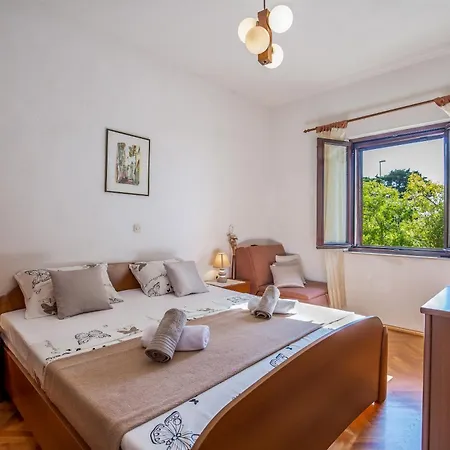 Lovrenco Pensjonat 3*
